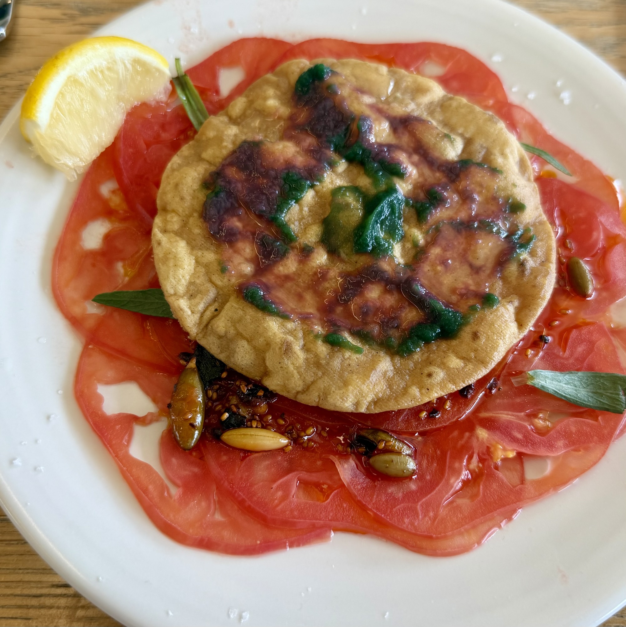 La Casa Azul – Tostada mit Ceviche aus traditionellen Tomatensorten